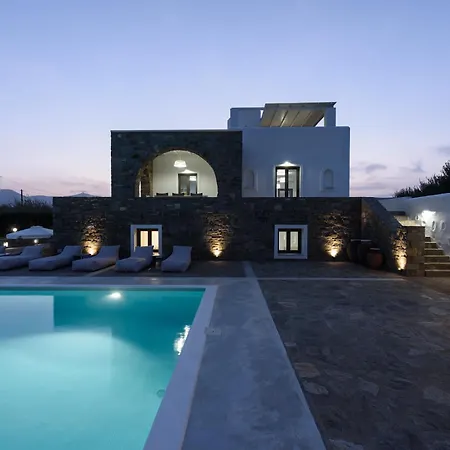 Isterni Paros Villa *