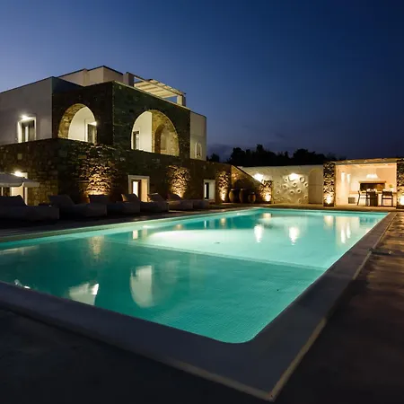 Isterni Paros * Isterni (Paros)