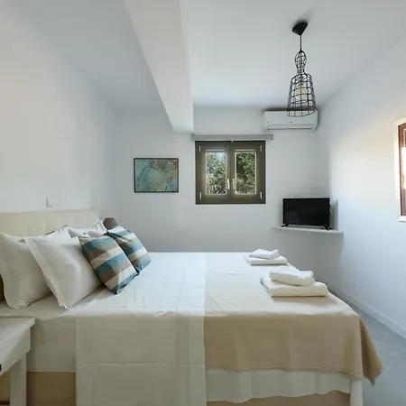 Villa Isterni Paros *